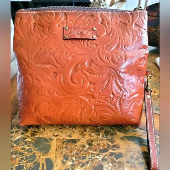 Patricia Nash Leather fold-over - Picture 2 of 12